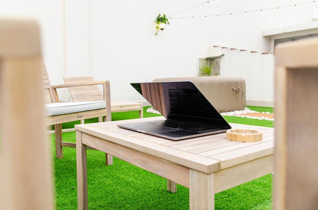 バーリApulialux Private 100Mq Rooftop Oasis W Jacuzziアパートメント エクステリア 写真