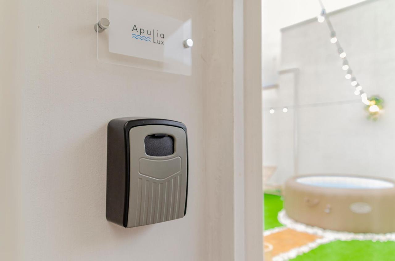 バーリApulialux Private 100Mq Rooftop Oasis W Jacuzziアパートメント エクステリア 写真